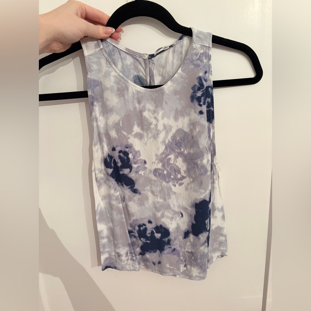Aritzia Wilfred sleeveless blouse